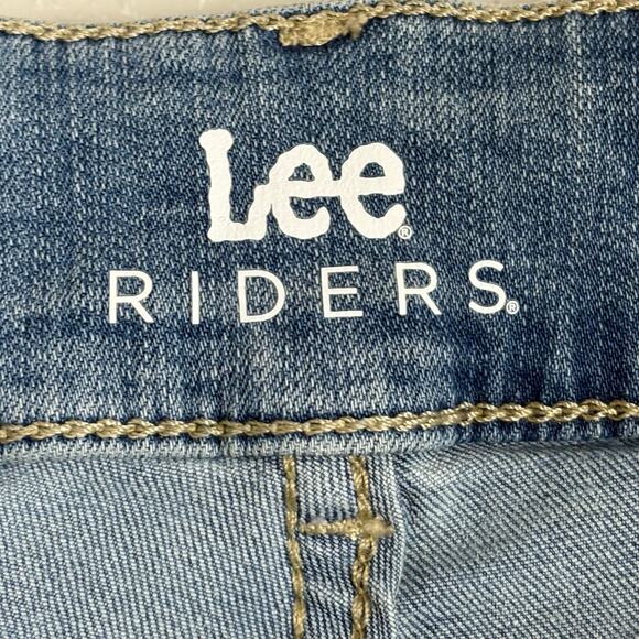 Lee Riders Women’s Light Wash Plus Size Approx 18W Blue 5 Pocket Capri Jeans - Picture 4 of 4